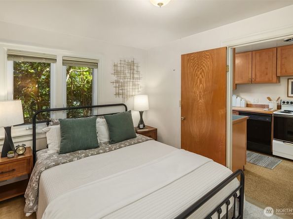 548 NE 102nd Street, Seattle WA 98125