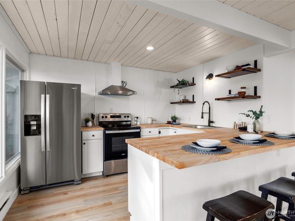 13277 Shoreline Drive SE, Olalla WA 98359