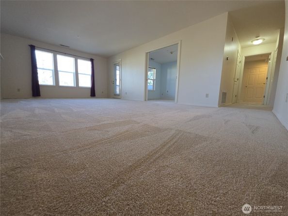 3935 226th Place SE 313, Issaquah WA 98029