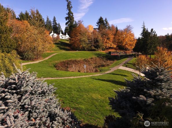 3935 226th Place SE 313, Issaquah WA 98029