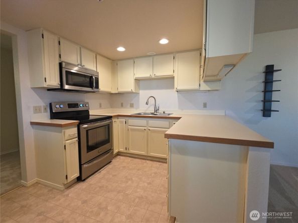 3935 226th Place SE 313, Issaquah WA 98029