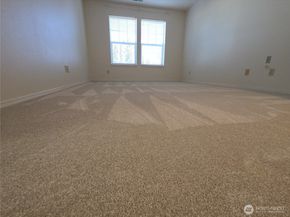 3935 226th Place SE 313, Issaquah WA 98029