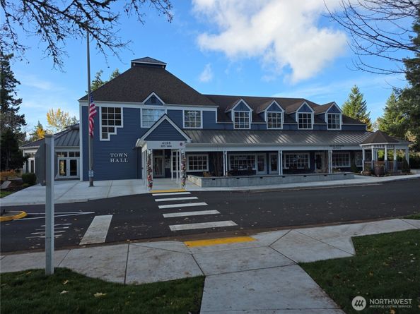 3935 226th Place SE 313, Issaquah WA 98029