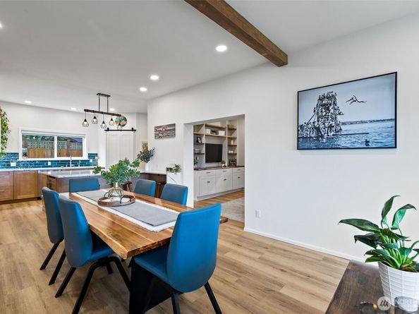 5822 E Green Lake Way N, Seattle WA 98103