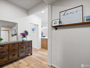 5822 E Green Lake Way N, Seattle WA 98103