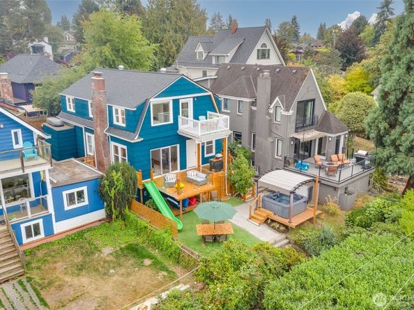 5822 E Green Lake Way N, Seattle WA 98103