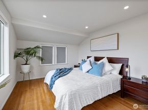 5822 E Green Lake Way N, Seattle WA 98103