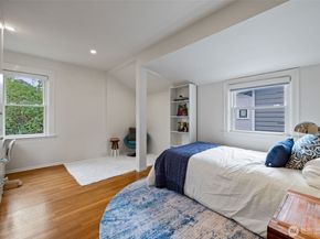 5822 E Green Lake Way N, Seattle WA 98103