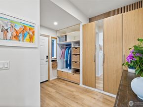 5822 E Green Lake Way N, Seattle WA 98103