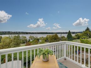 5822 E Green Lake Way N, Seattle WA 98103