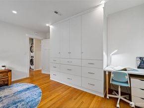 5822 E Green Lake Way N, Seattle WA 98103