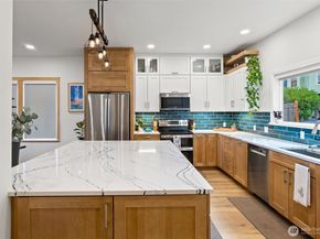 5822 E Green Lake Way N, Seattle WA 98103