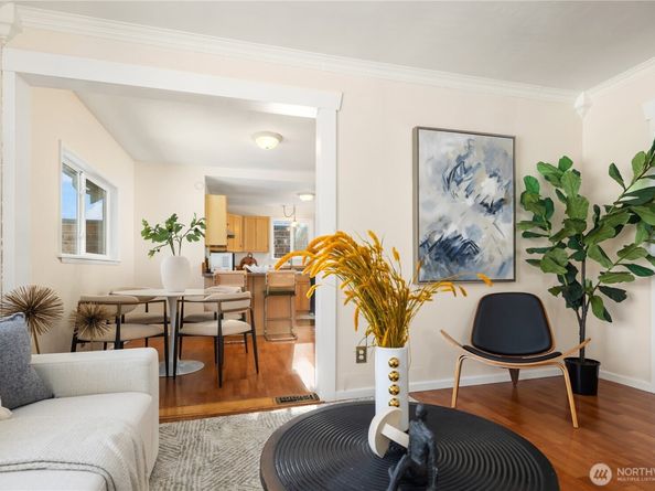 151 77th Street N, Seattle WA 98103