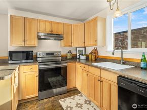 151 77th Street N, Seattle WA 98103