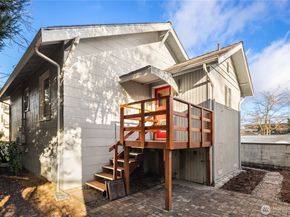 151 77th Street N, Seattle WA 98103