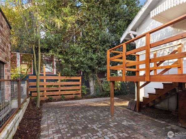 151 77th Street N, Seattle WA 98103