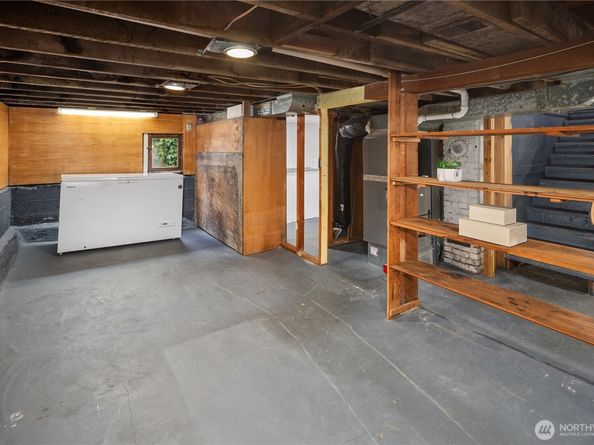 151 77th Street N, Seattle WA 98103