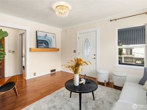 151 77th Street N, Seattle WA 98103