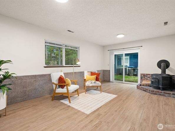 4600 NW 82nd Street, Silverdale WA 98383