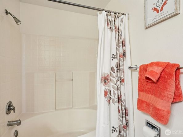 23331 59th Place S 164, Kent WA 98032