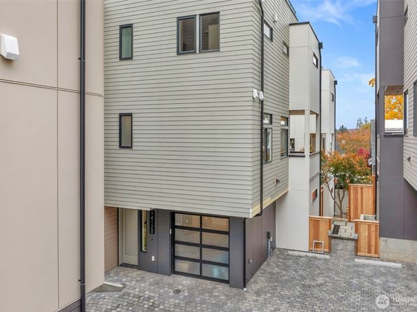 1416 N 47th Street B, Seattle WA 98103