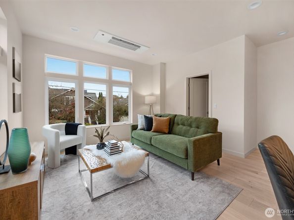 1416 N 47th Street B, Seattle WA 98103