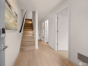 1416 N 47th Street B, Seattle WA 98103