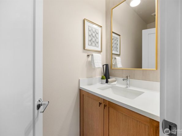 1416 N 47th Street B, Seattle WA 98103