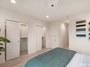 1416 N 47th Street B, Seattle WA 98103