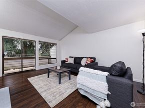 15120 Sunwood Boulevard OO11, Seattle WA 98188