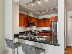 15100 6th Avenue SW 420, Burien WA 98166