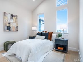 18607 104th Avenue NE B, Bothell WA 98011