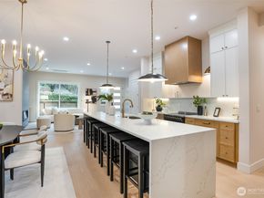 18607 104th Avenue NE B, Bothell WA 98011