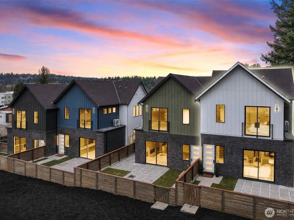 18607 104th Avenue NE B, Bothell WA 98011