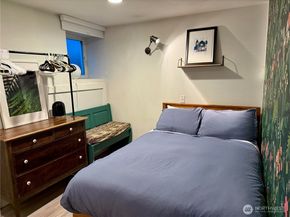 2247 14th Avenue W, Seattle WA 98119