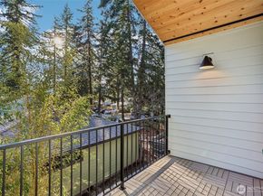 13748 Stone Avenue N, Seattle WA 98133