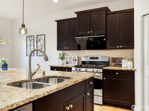 7648 NE 195th Street, Kenmore WA 98028