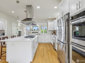 721 Lingering Pine Drive NW, Issaquah WA 98027