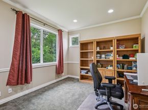 721 Lingering Pine Drive NW, Issaquah WA 98027