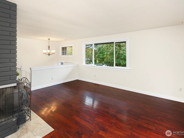 6024 S 127th Place, Seattle WA 98178