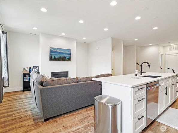 18300 121st Place SE, Renton WA 98058