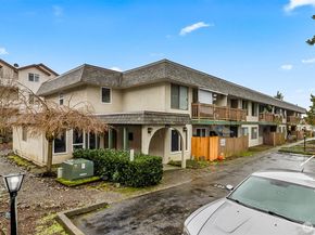 8911 Holly Drive 104, Everett WA 98208