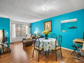 8911 Holly Drive 104, Everett WA 98208