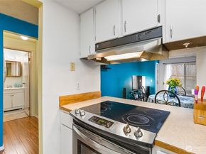 8911 Holly Drive 104, Everett WA 98208