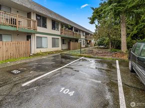 8911 Holly Drive 104, Everett WA 98208