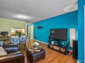 8911 Holly Drive 104, Everett WA 98208