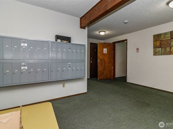 8911 Holly Drive 104, Everett WA 98208