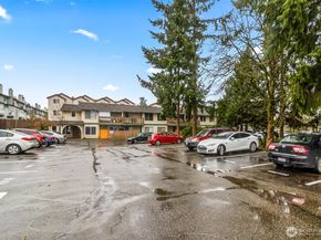 8911 Holly Drive 104, Everett WA 98208