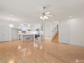 4714 211th Street SW, Lynnwood WA 98036