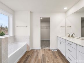 2034 NE Norseman Way, Poulsbo WA 98370